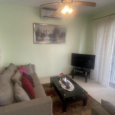 Nerina Apartment Пафос Екстериор снимка