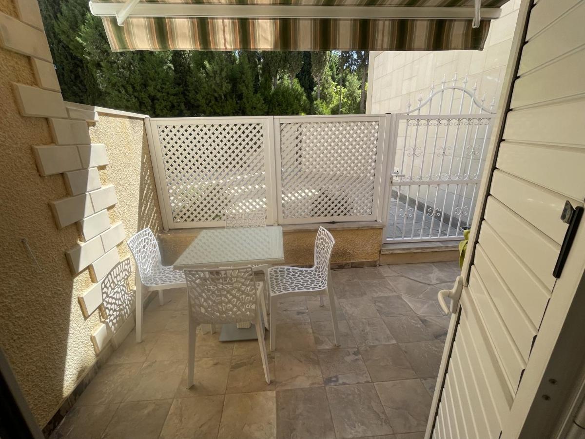 Nerina Apartment Пафос Екстериор снимка
