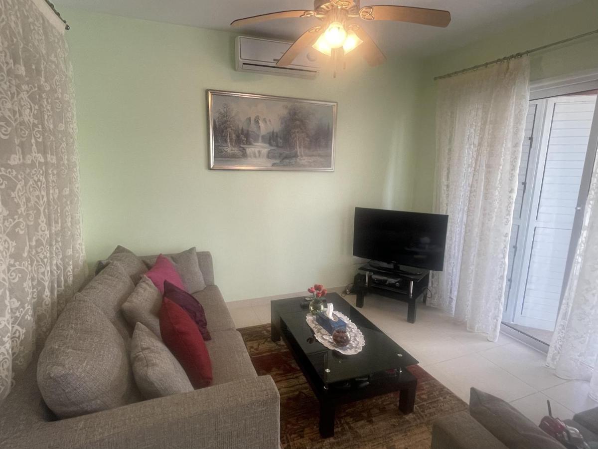 Nerina Apartment Пафос Екстериор снимка