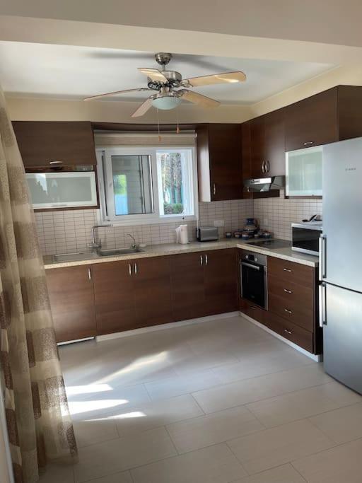 Nerina Apartment Пафос Екстериор снимка